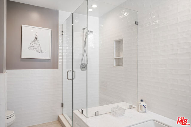 1533 18th Street, Santa Monica CA: https://media.crmls.org/mediaz/ff067d1f-9ab8-44ba-93bf-d36c01a4640c.jpg