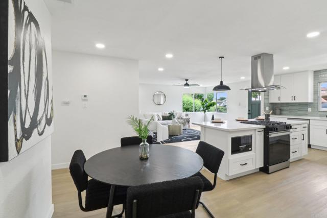 3243 Carolyn Circle, Oceanside CA: https://media.crmls.org/mediaz/ff068c97-6841-4068-ad9b-f83c4e91cc1a.jpg