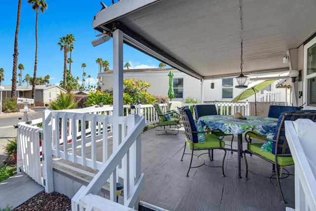 2 Sand Creek, Cathedral City CA: https://media.crmls.org/mediaz/ff07d28d-6d3e-416c-a4a5-b934ec0b092e.jpg