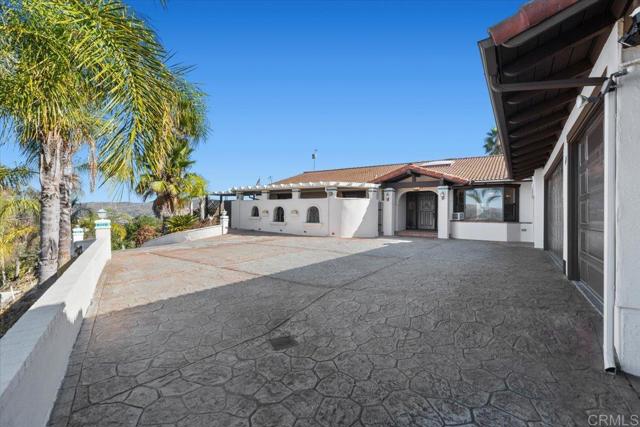 garages to front of house