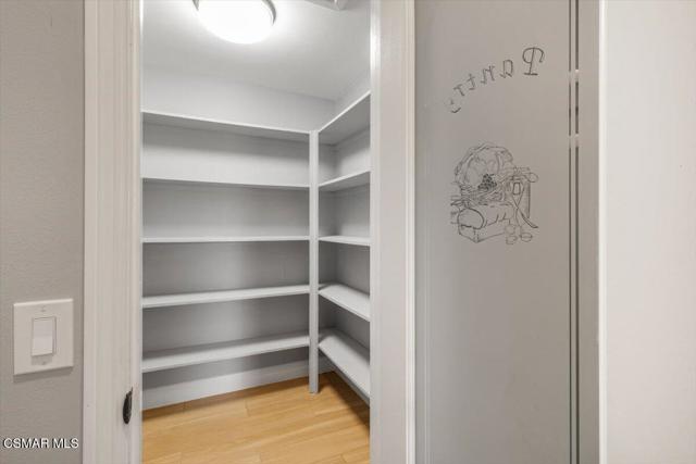 8445 Roseland Avenue, Moorpark CA: https://media.crmls.org/mediaz/ff0886a7-ef3d-44da-82d3-21171d50fb4e.jpg