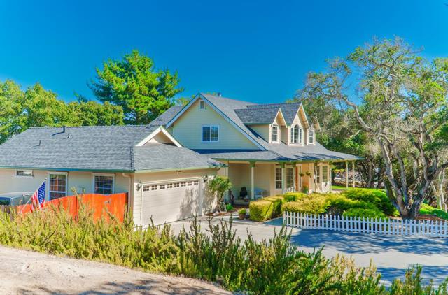 8631 Woodland Heights Court, Salinas CA: https://media.crmls.org/mediaz/ff0a4d41-c443-4cf2-8ac7-ea21eda80e51.jpg