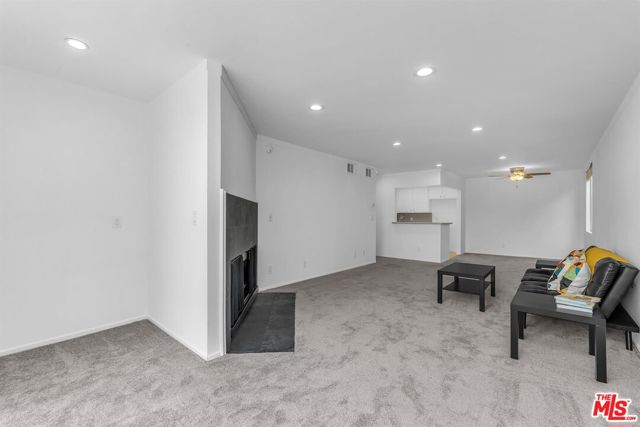 12720 Burbank Boulevard, 211 photo 3
