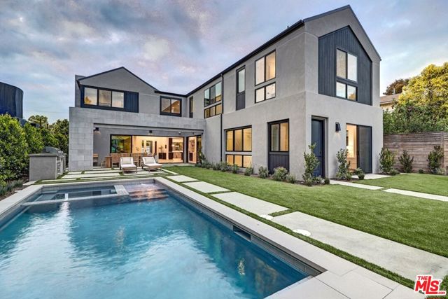 1246 Morningside Way, Venice CA: https://media.crmls.org/mediaz/ff0aa6c9-e84d-4c0c-8622-059717077131.jpg