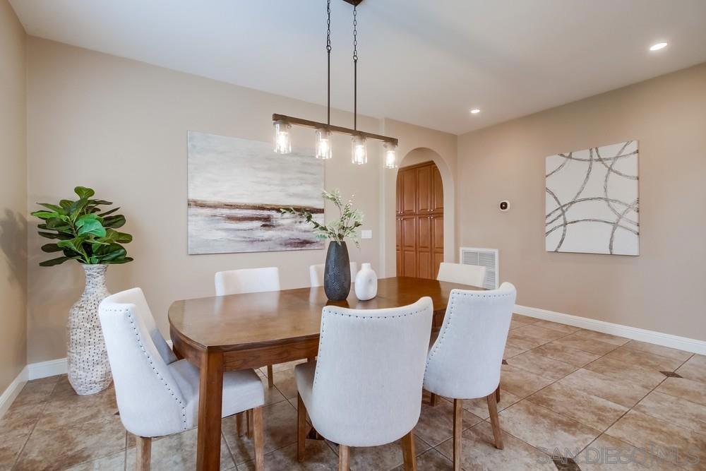 MLS #250025773SD img 11