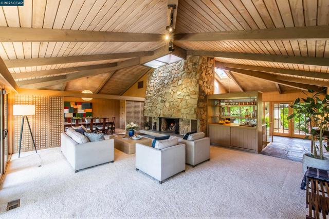 71 Silverwood Dr, Lafayette CA: https://media.crmls.org/mediaz/ff0ba4fa-92a8-4fe5-8c7f-c9562416551d.jpg