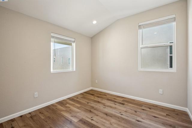 5813 Huntley Ave, Dublin CA: https://media.crmls.org/mediaz/ff0c20de-03de-42f5-b82a-59dfb3a7a40a.jpg