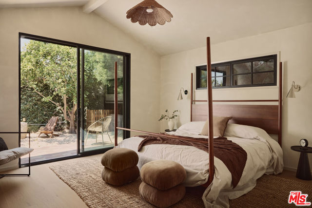 7907 Croydon Avenue, Los Angeles CA: https://media.crmls.org/mediaz/ff0c2de4-c4fd-43d4-91cc-635b1788d73a.jpg