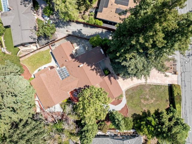 1690 Cordilleras Road, Redwood City CA: https://media.crmls.org/mediaz/ff0c7566-513f-4045-8185-a61ed52b8a4e.jpg