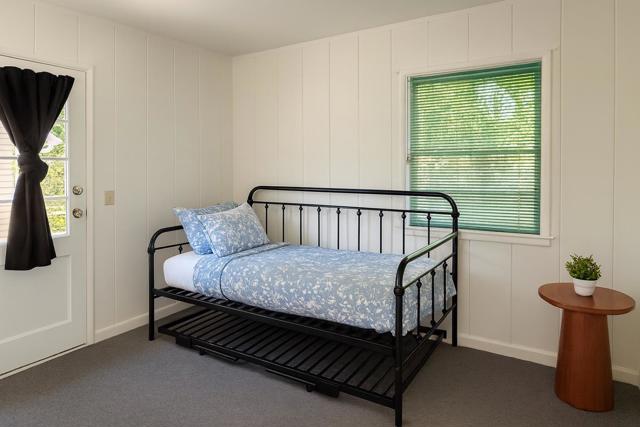 27602762 Byron Street, Palo Alto CA: https://media.crmls.org/mediaz/ff0c84db-8bb7-4893-b7aa-08e0f26f82a5.jpg