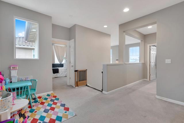 1028 Capri Way, Salinas CA: https://media.crmls.org/mediaz/ff0c857d-ad88-416b-986f-1038f116a441.jpg