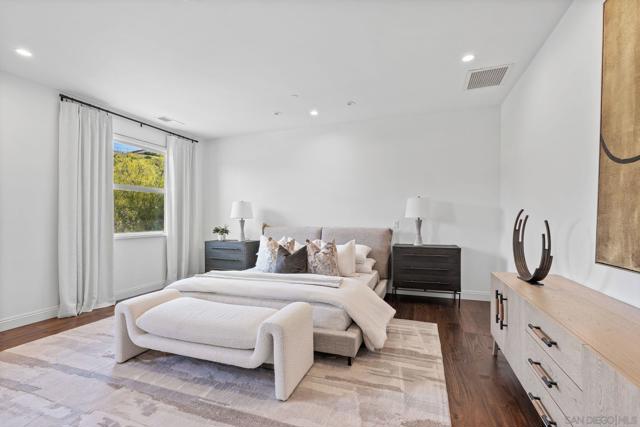 11577 Sweet Willow Way, San Diego CA: https://media.crmls.org/mediaz/ff0ca7f4-d4a7-4d7f-9a4d-3ecaa7321c2c.jpg