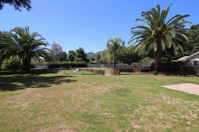 16328 Bassett Court, Ramona CA: https://media.crmls.org/mediaz/ff0ccecd-cd49-4a44-851e-92bfa4a87704.jpg