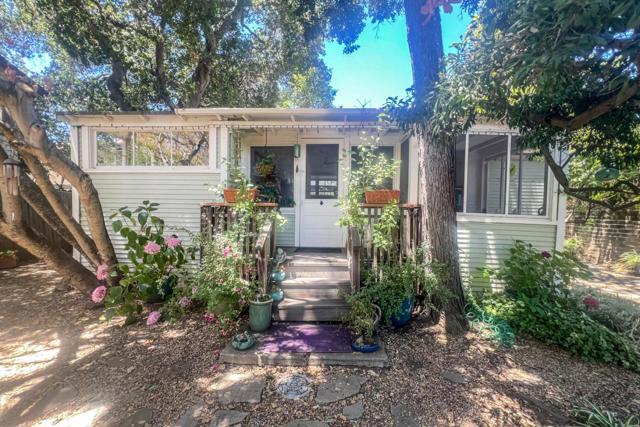 125 Lowell Avenue, Palo Alto CA: https://media.crmls.org/mediaz/ff0ce0a2-e18f-4832-a90d-da406c961a8b.jpg
