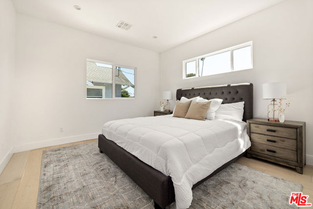 4308 Victoria Park Drive, Los Angeles CA: https://media.crmls.org/mediaz/ff0d37c0-5e3d-43e5-a366-e4c702a3dcba.jpg