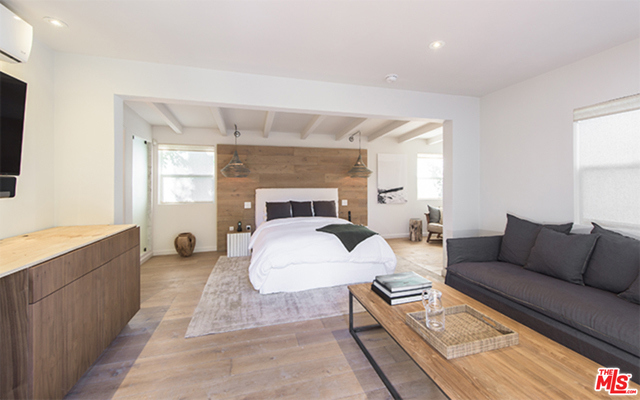 28028 SEA LANE Drive, Malibu CA: https://media.crmls.org/mediaz/ff0d4cea-d22b-4b61-917e-01f4dd94891e.jpg