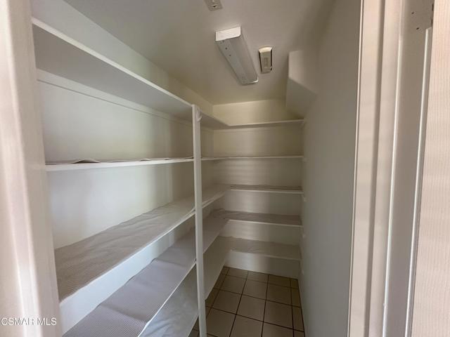 237 Spurwood Lane, Simi Valley CA: https://media.crmls.org/mediaz/ff0d9369-bceb-4791-8e6f-a2f8b71a0760.jpg
