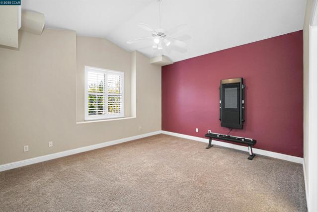 139 Shelterwood Ln, Danville CA: https://media.crmls.org/mediaz/ff0dd4e0-eb8d-4677-9a7c-adb02044538d.jpg