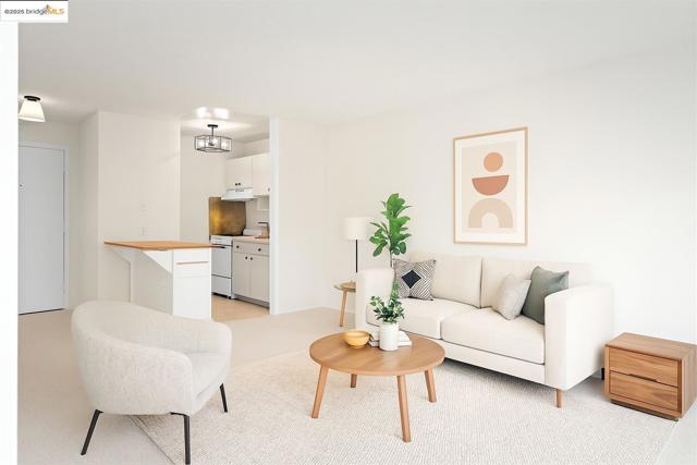 7 Commodore DR, Emeryville CA: https://media.crmls.org/mediaz/ff0dfdc3-587f-4bb7-89ee-b76a7aee6c6f.jpg