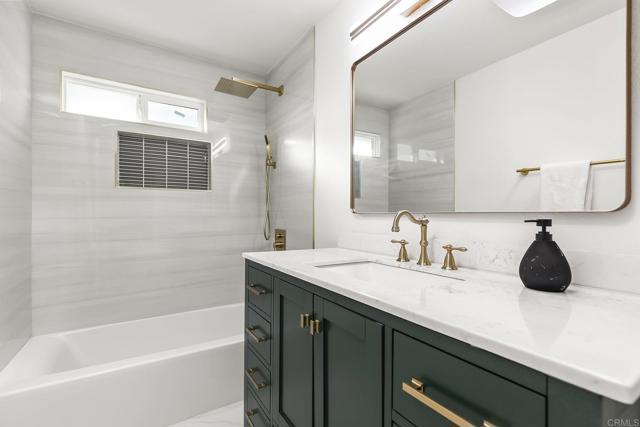 6802 MAURY DR, San Diego CA: https://media.crmls.org/mediaz/ff0e38e0-feda-4901-aa27-860106465d0d.jpg