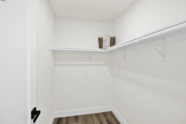 4166 Peregrine Way, Pleasanton CA: https://media.crmls.org/mediaz/ff0e44b5-51a8-4df0-adb3-c081163a26b3.jpg