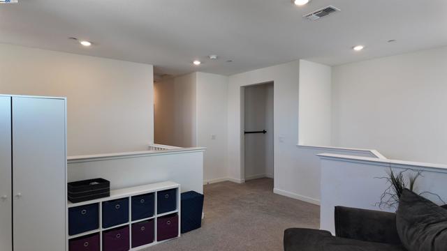 17516 Gemini Ct, Lathrop CA: https://media.crmls.org/mediaz/ff0e6cc4-f4d4-4702-b6da-705ecc8859b3.jpg