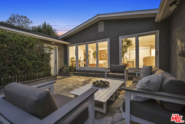 6002 Jumilla Avenue, Woodland Hills CA: https://media.crmls.org/mediaz/ff0f41aa-1c5a-4c59-811c-5f7ab775c37f.jpg