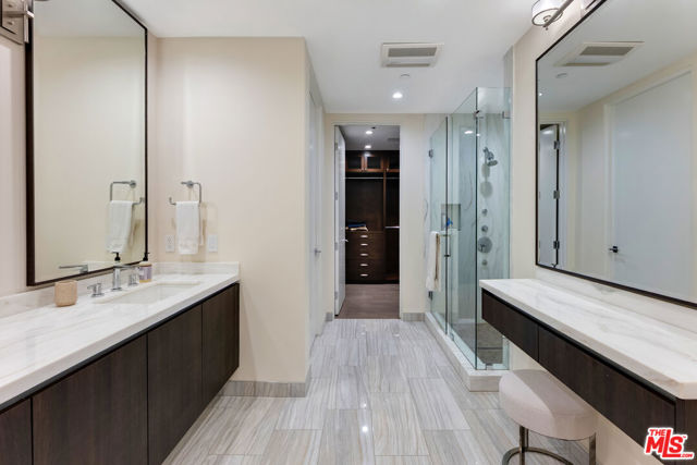 460 N Palm Drive, Beverly Hills CA: https://media.crmls.org/mediaz/ff0f8049-545d-44ab-a5f4-8f46e3bc6eb8.jpg