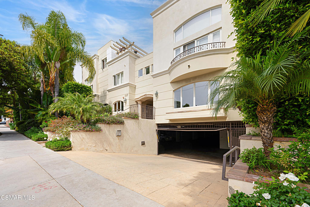 1217 Yale Street #103