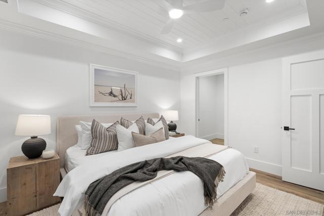464 466 Westbourne, San Diego CA: https://media.crmls.org/mediaz/ff0ff180-3ecf-4e42-a475-c259169dafa5.jpg