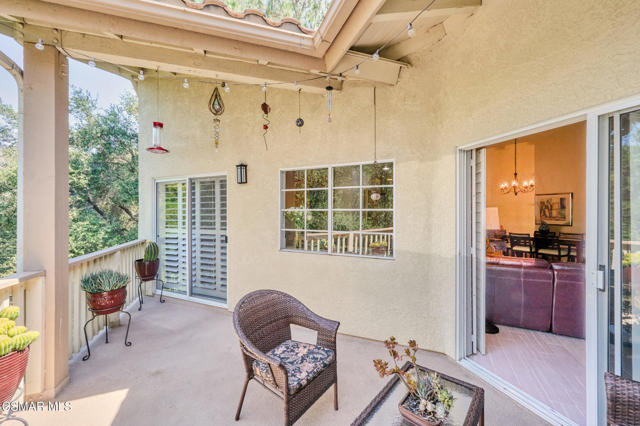 675 Oak Run Trail, Oak Park CA: https://media.crmls.org/mediaz/ff1008d1-cd0d-4b64-a848-a44b935d0c20.jpg