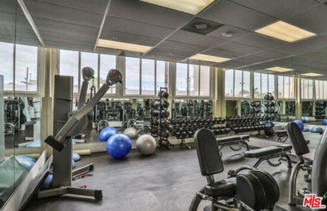 746 S Los Angeles Street, Los Angeles CA: https://media.crmls.org/mediaz/ff107b4c-530c-4179-83dd-399f306d20c6.jpg
