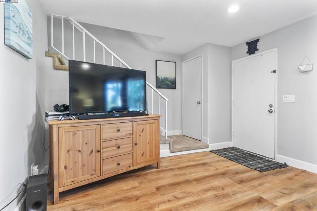 1479 Spring Valley Cmn, Livermore CA: https://media.crmls.org/mediaz/ff108a7c-901f-4913-a9b2-1dc05d3afd6f.jpg
