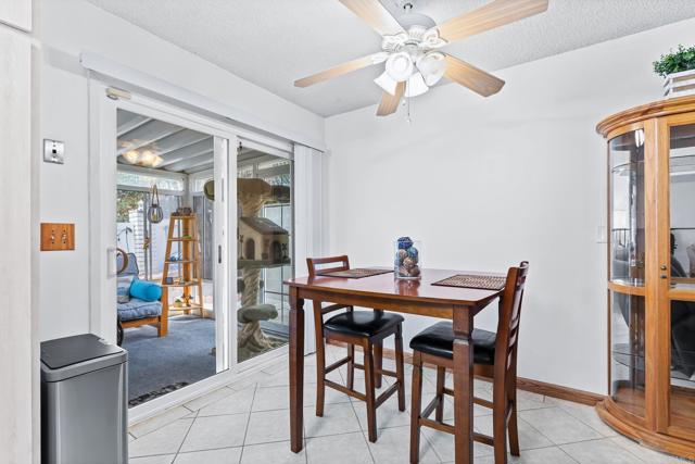 Detail Gallery Image 6 of 21 For 3205 Camarillo Ave, Oceanside,  CA 92056 - 3 Beds | 2 Baths