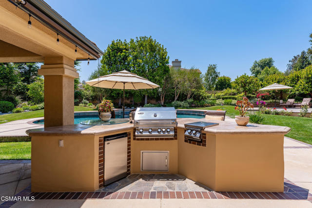 684 Noble Road, Simi Valley CA: https://media.crmls.org/mediaz/ff123dba-fca3-4942-afa0-05c4e7853d4f.jpg