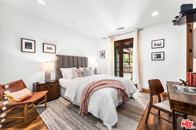 5850 Lapworth Drive, Agoura Hills CA: https://media.crmls.org/mediaz/ff1261ee-fb02-4f58-8fdc-c36591472baa.jpg