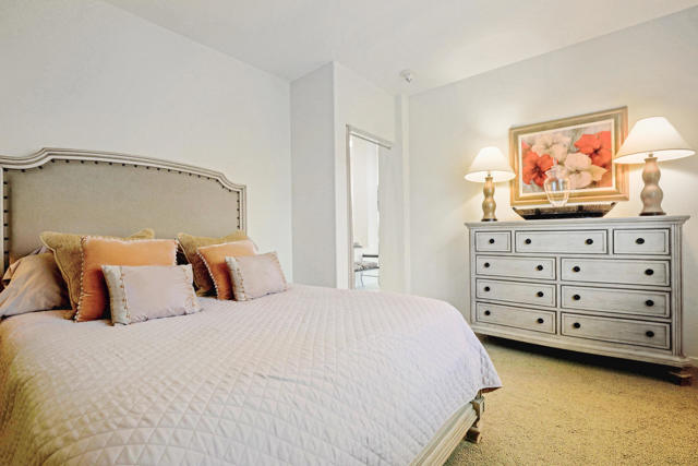 371 Indian Ridge Drive, Palm Desert CA: https://media.crmls.org/mediaz/ff12e42a-060a-4d7f-aeda-90b20cde3ac7.jpg