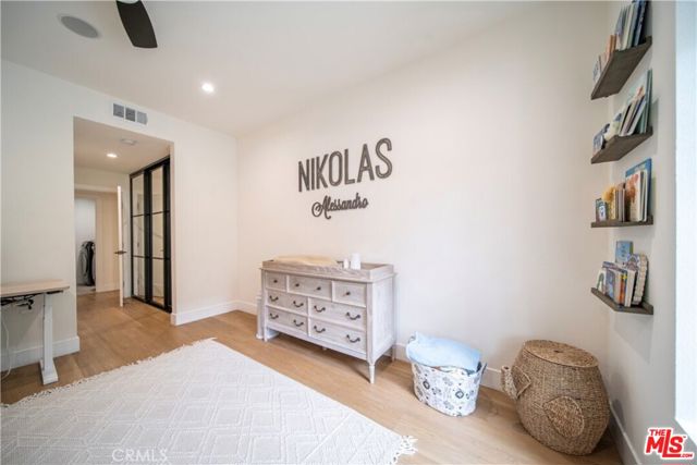 306 Bora Bora Way, Marina del Rey CA: https://media.crmls.org/mediaz/ff1385b1-9898-4766-92d7-1a9b59005d3e.jpg