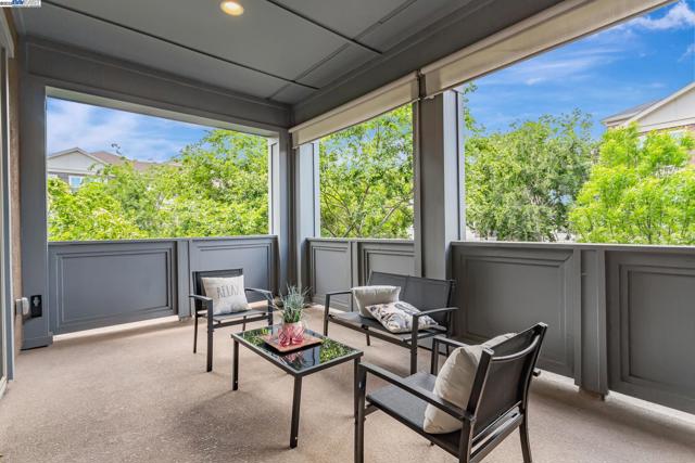 1380 Brookline Loop, Pleasanton CA: https://media.crmls.org/mediaz/ff139092-961a-407f-a695-0d96a2713b08.jpg