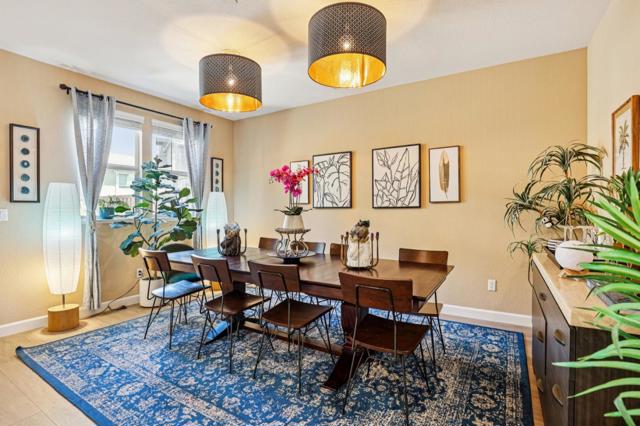 6264 Rocky Point Court, Oakland CA: https://media.crmls.org/mediaz/ff1433d0-0727-413f-a877-0b73f6eefbd6.jpg
