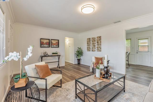 7600 Ironwood Dr, Dublin CA: https://media.crmls.org/mediaz/ff150014-d61f-44e6-868e-c569f6cee9d9.jpg