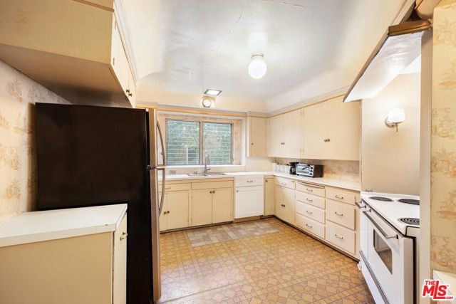 11952 Hesby Street photo 8