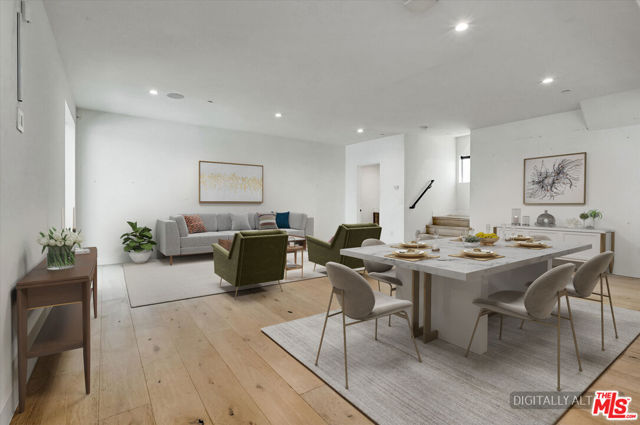 733 1/2 N Gramercy Place, Los Angeles CA: https://media.crmls.org/mediaz/ff160453-3af4-4d48-a42f-0c7ba1577b8f.jpg