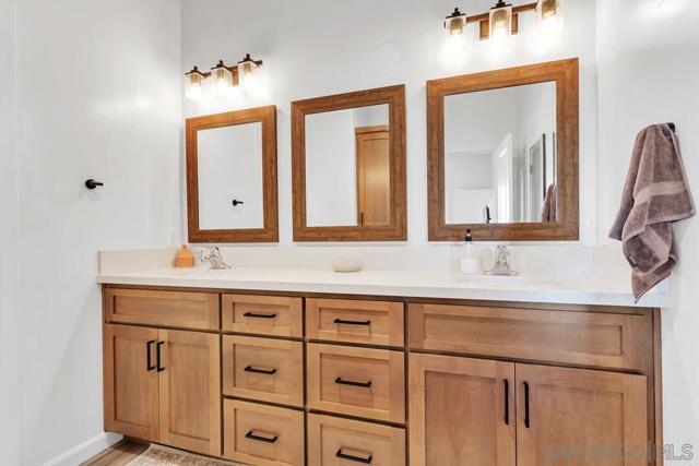 130 Scenic Dr, El Cajon CA: https://media.crmls.org/mediaz/ff16fe0b-6587-426b-af77-d43d3b4aa3d5.jpg