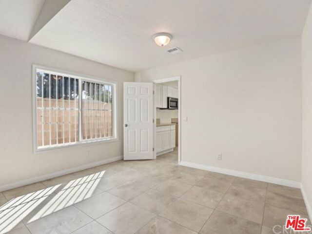7803 Goldmine Lane, Lake Balboa CA: https://media.crmls.org/mediaz/ff176818-cdde-486a-bde6-f4c90df7b81c.jpg