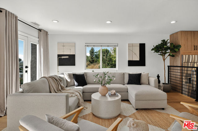 2603 Crestmoore Place, Los Angeles CA: https://media.crmls.org/mediaz/ff179712-2a68-4724-a1ec-d303383a5fd5.jpg