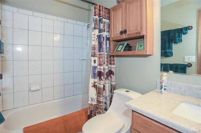 2324 Manzanita Lane, Big Bear CA: https://media.crmls.org/mediaz/ff17e577-608a-4062-92e7-9aa359a75901.jpg