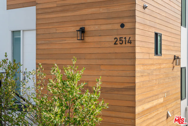 2514 Berkeley Avenue, Los Angeles CA: https://media.crmls.org/mediaz/ff17f54f-2503-4032-bc6c-141beafaa562.jpg