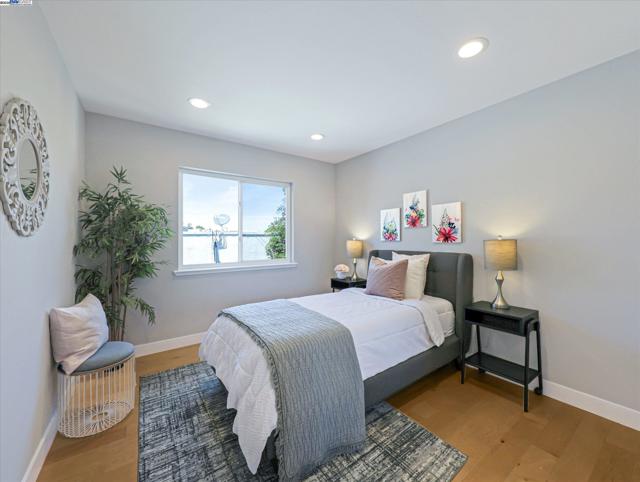 44 Lodato Ave, San Mateo CA: https://media.crmls.org/mediaz/ff17ff30-f1d7-4ca3-9510-30bd62d96962.jpg