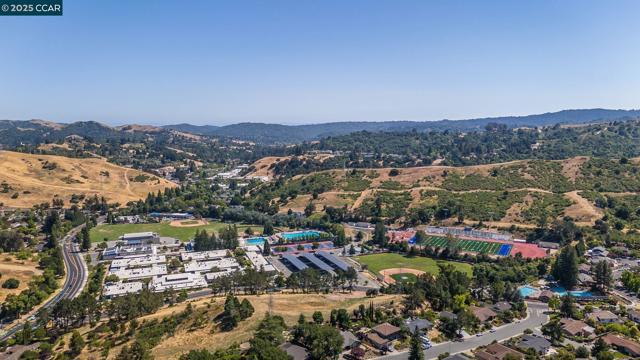 3824 Via Granada, Moraga CA: https://media.crmls.org/mediaz/ff188ad3-8ee4-4bb4-a68e-f3a2d5f8f9d8.jpg